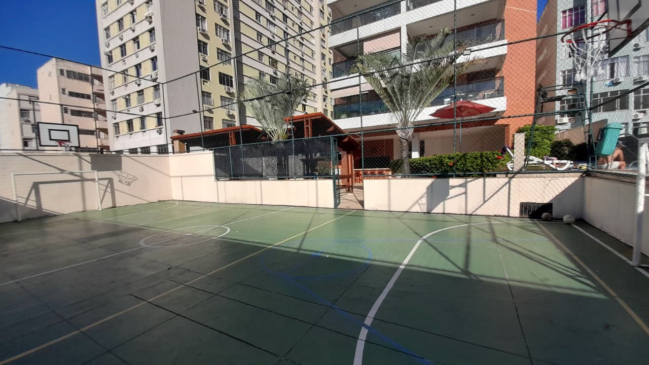 Apartamento a venda  Tijuca colado metrô.